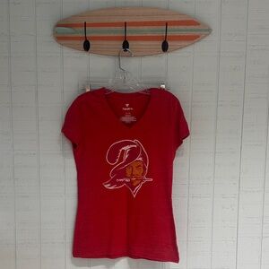 Fanatics Heathered Red V-Neck Buccaneers Tee
